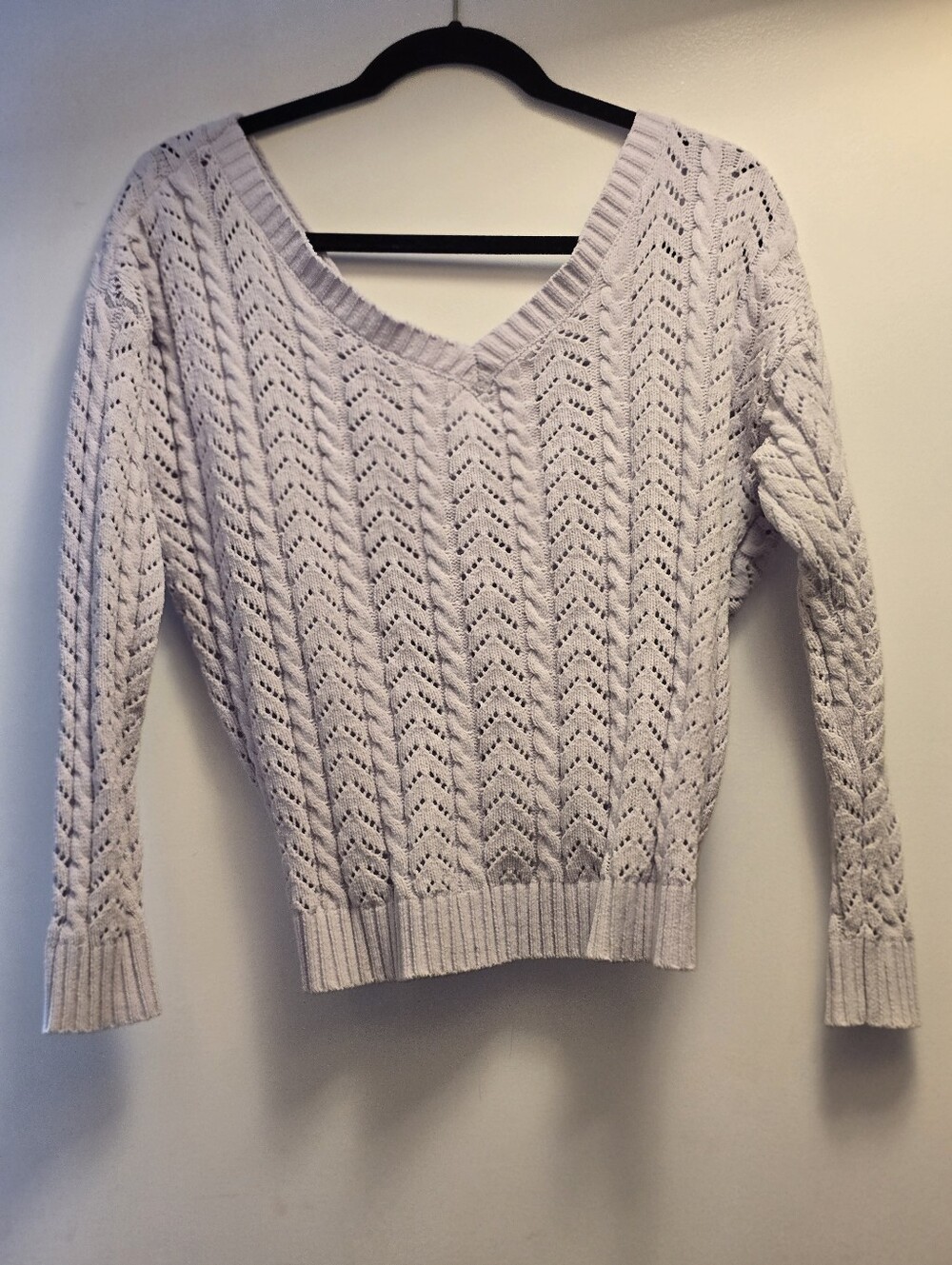 Jessica Simpson Open-Knit V-Neck Sweater in Light Lavender